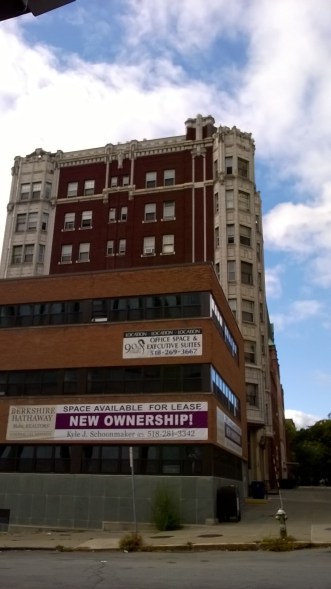 fort-frederick-apts-behind-office-building